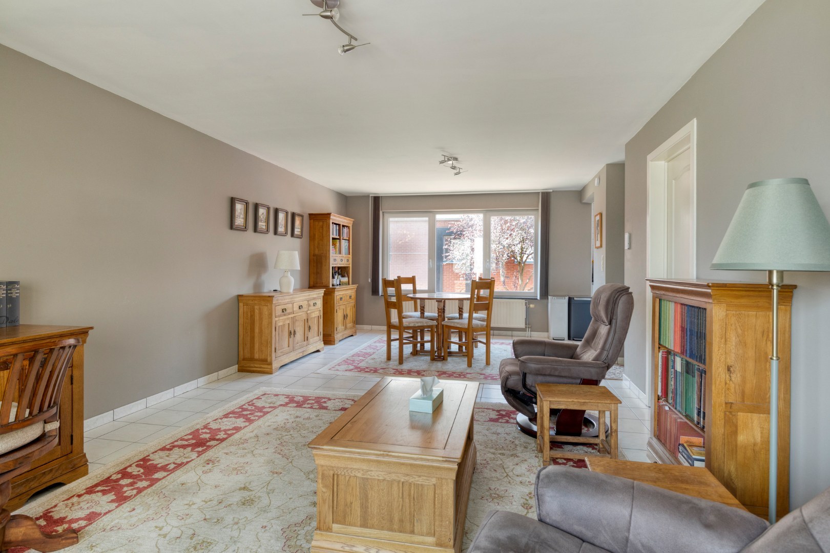 Instapklare duplex met 3 slpk. en staanplaats in hartje Tessenderlo 