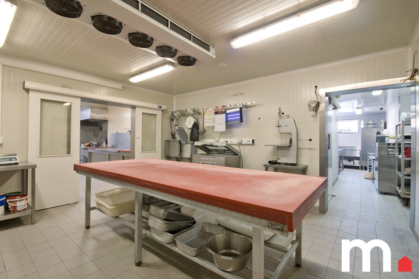 Handelspand - recent ingerichte beenhouwerij  te koop ! 