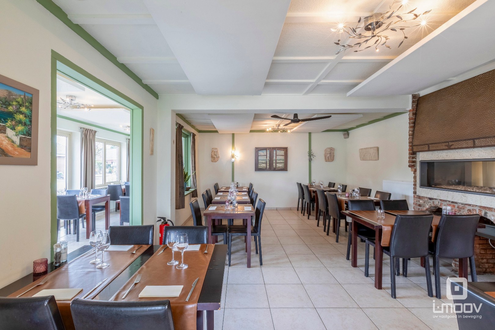 Te koop- Gebruiksklaar restaurant met terras en appartement in hartje Hijfte (Lochristi) 