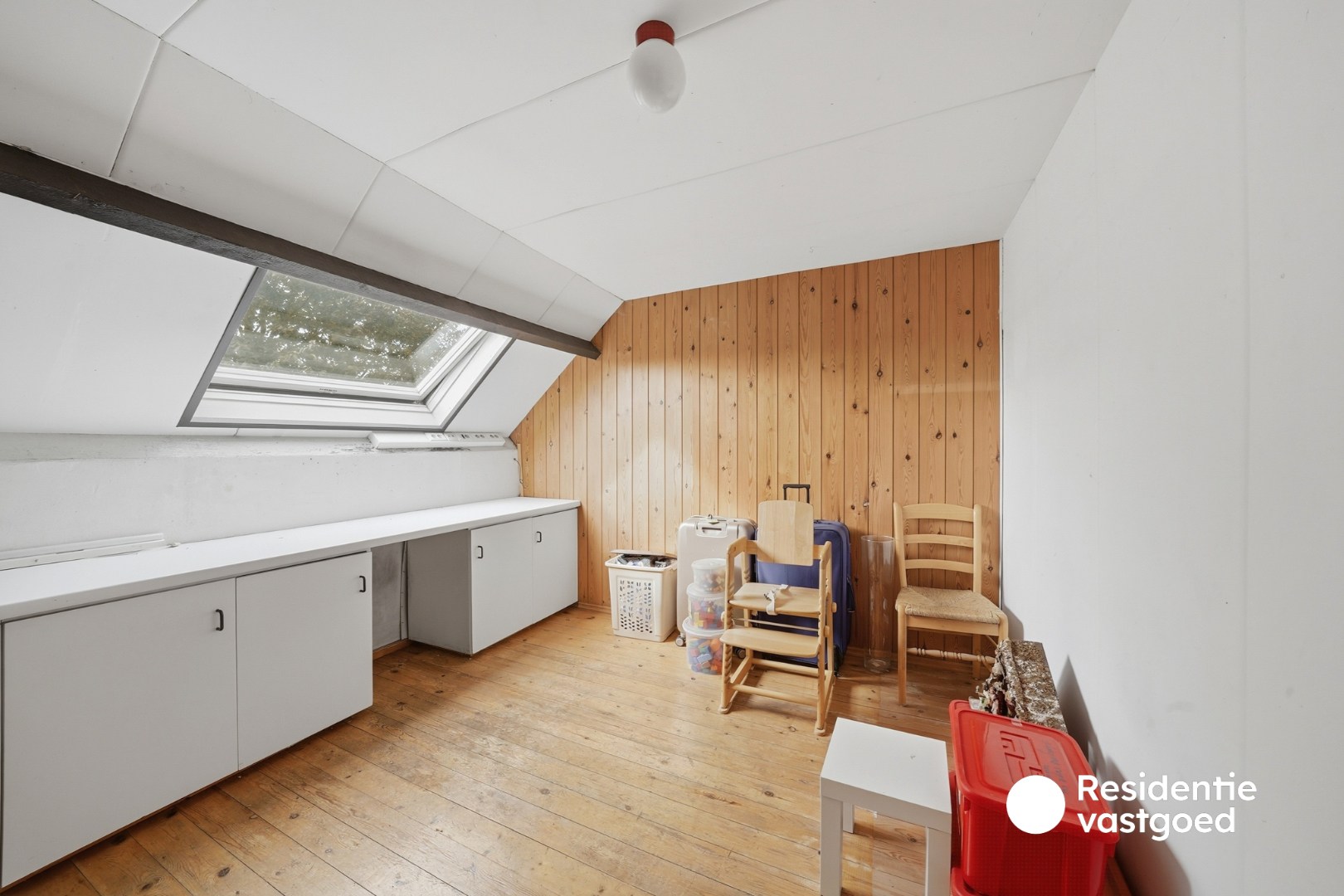 Ruime gezinswoning met 4 slaapkamers, tuin en zonnepanelen in Zandvoorde 