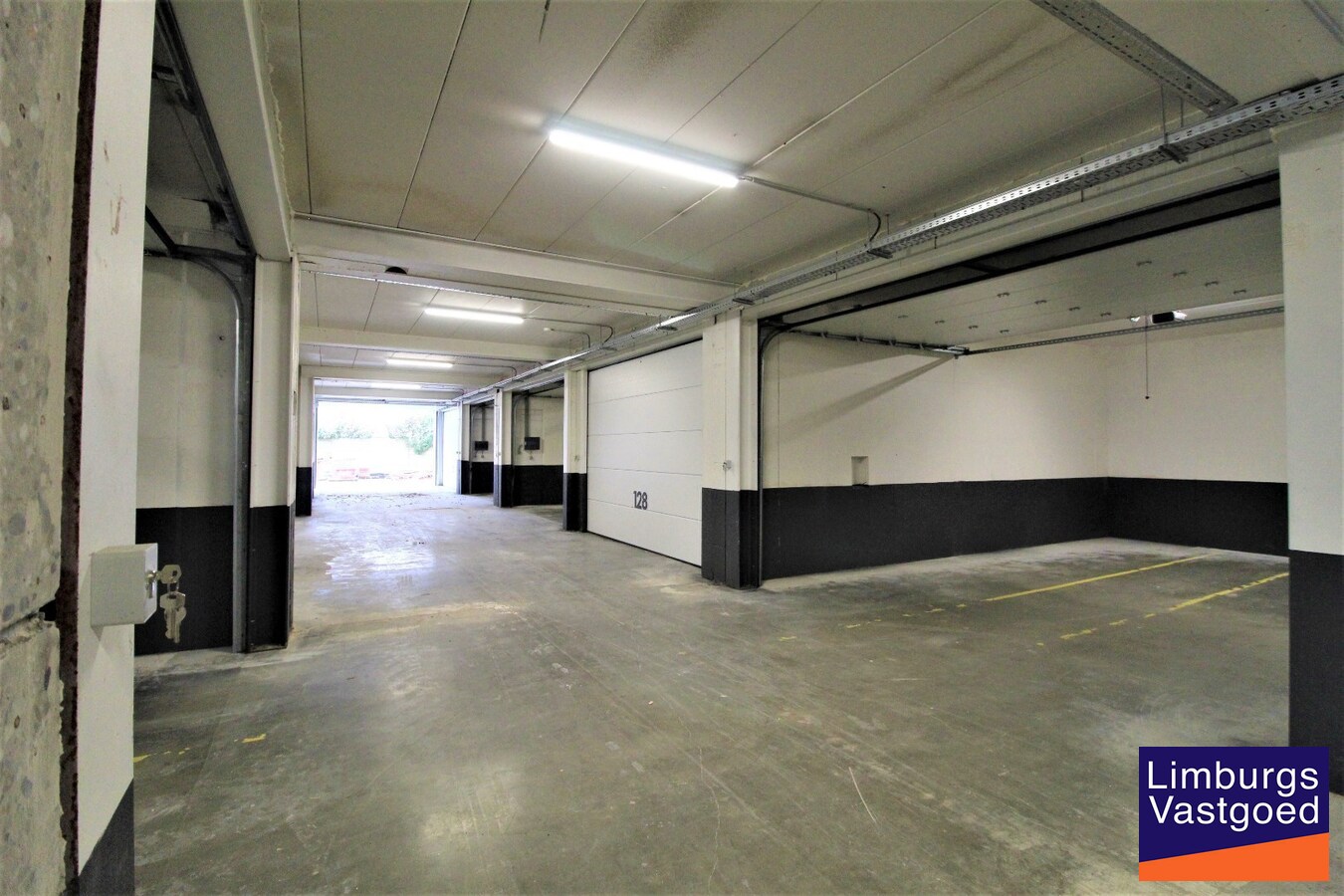 METIO - KMO UNIT 142 - 55,66 m² - sectionaal poort - nabij E-313 