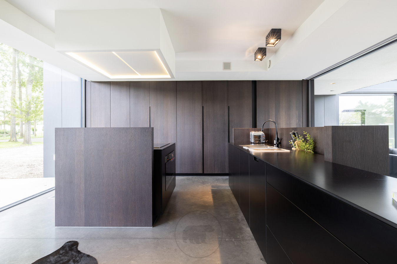 Buitengewone design villa op unieke ligging te Lochristi 