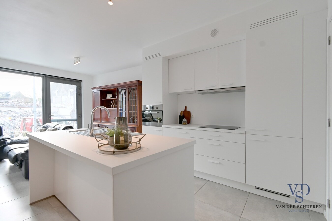 Gelijkvloers appartement met 2 terrassen. 