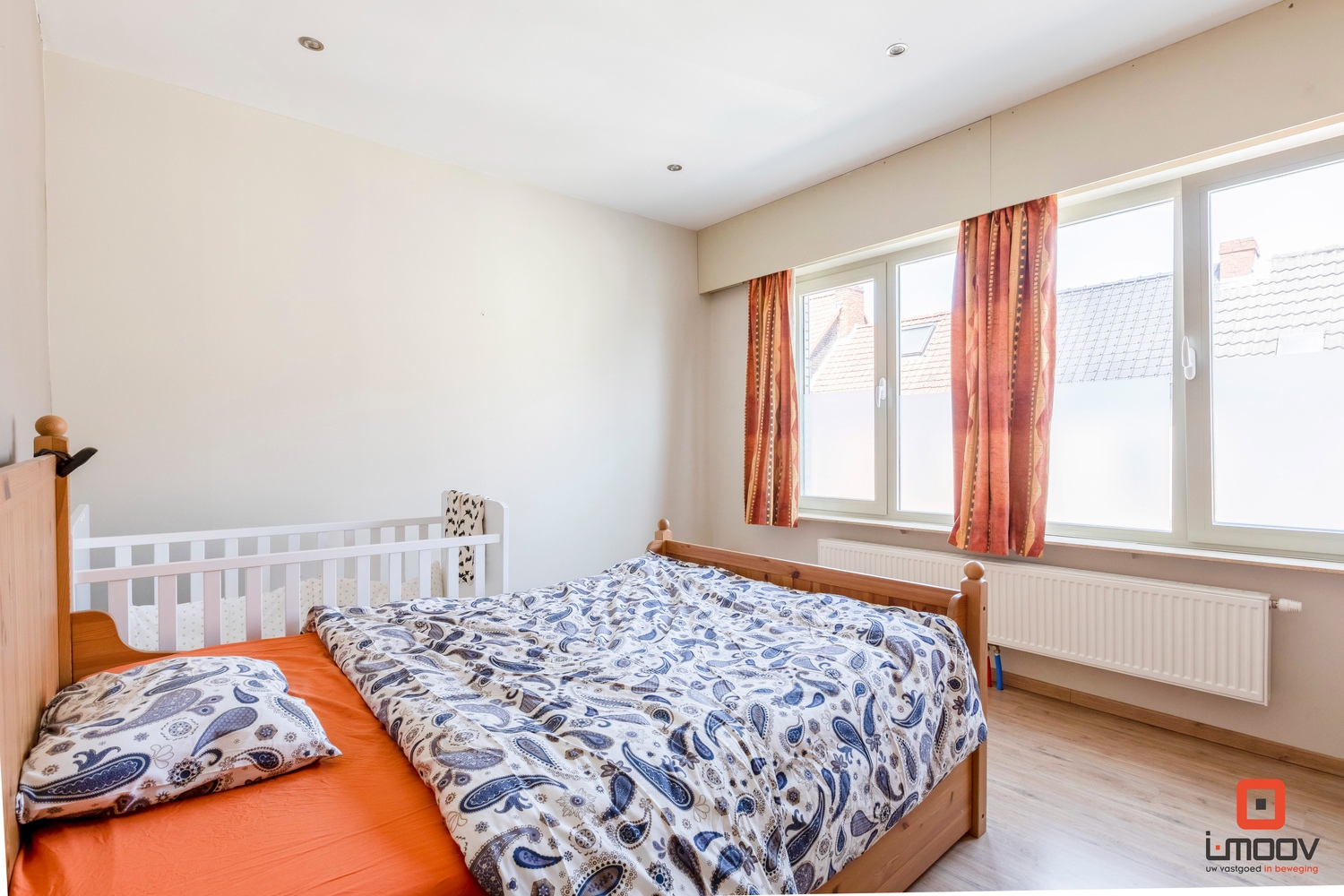 Lichtrijk en instapklare 4 slaapkamer woning 