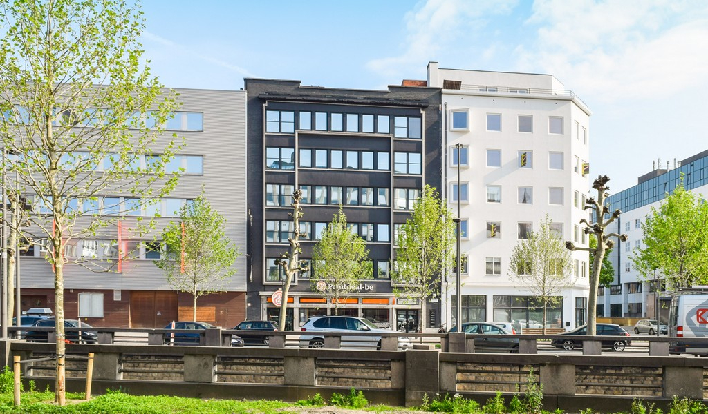 Vernieuwde kantoren te huur vlakbij Eilandje in Antwerpen