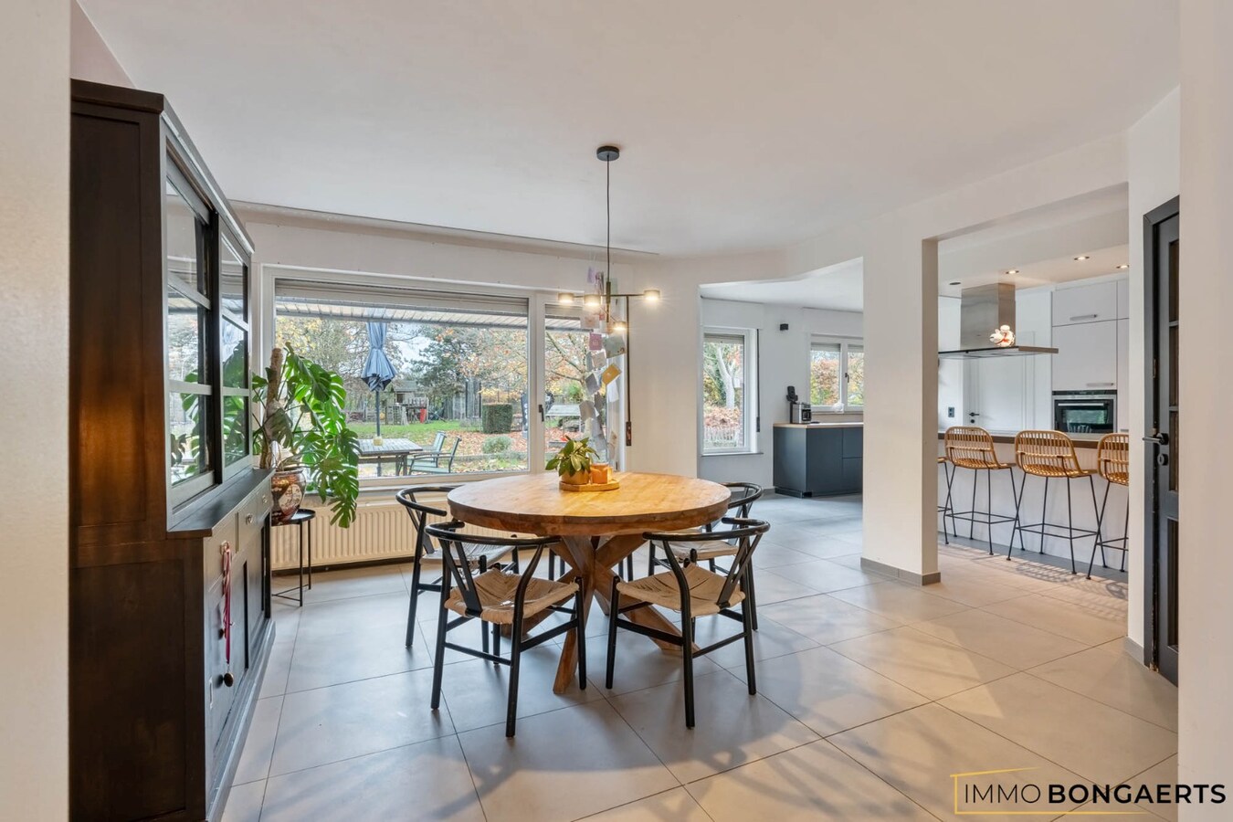 Ruime woning met 5 slaapkamers 