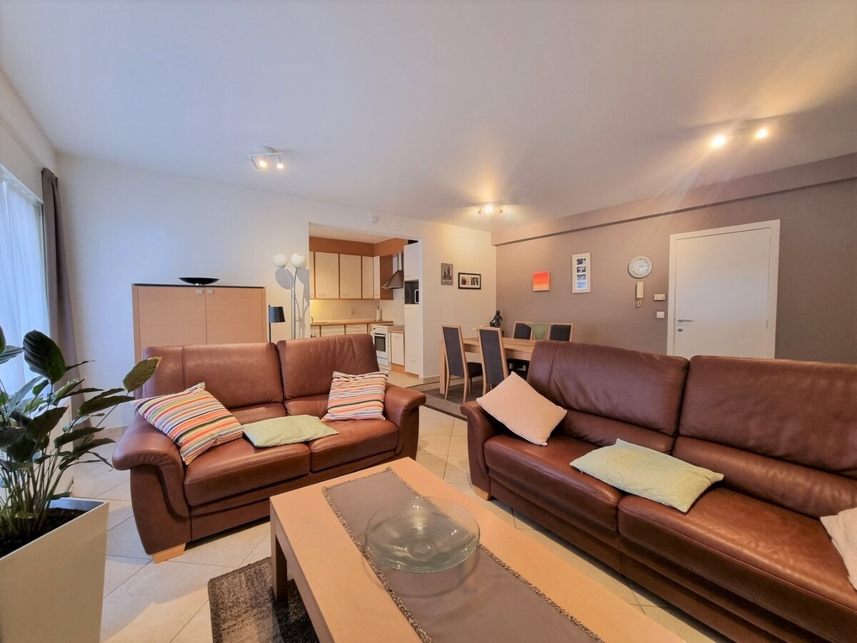 Goed gelegen, ruim  appartement met 3 slaapkamers en zonnige tuin - Heist 