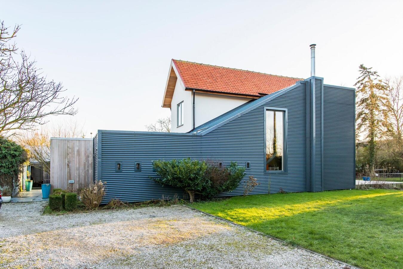 Unieke villa met ruime tuin op toplocatie te Drongen 