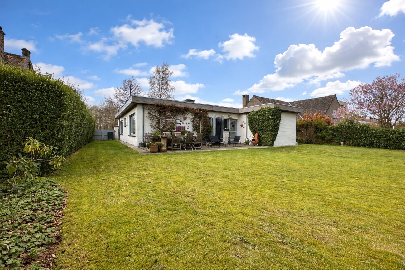 Vrijstaande woning met mooie tuin, perceel van 1158 m², Torhout. 