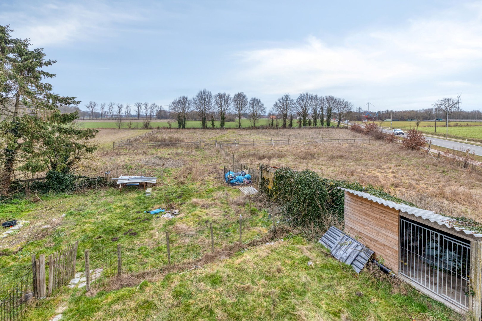 Te renoveren woning in een landelijk gebied in Geel op een perceel van 9.334m² 