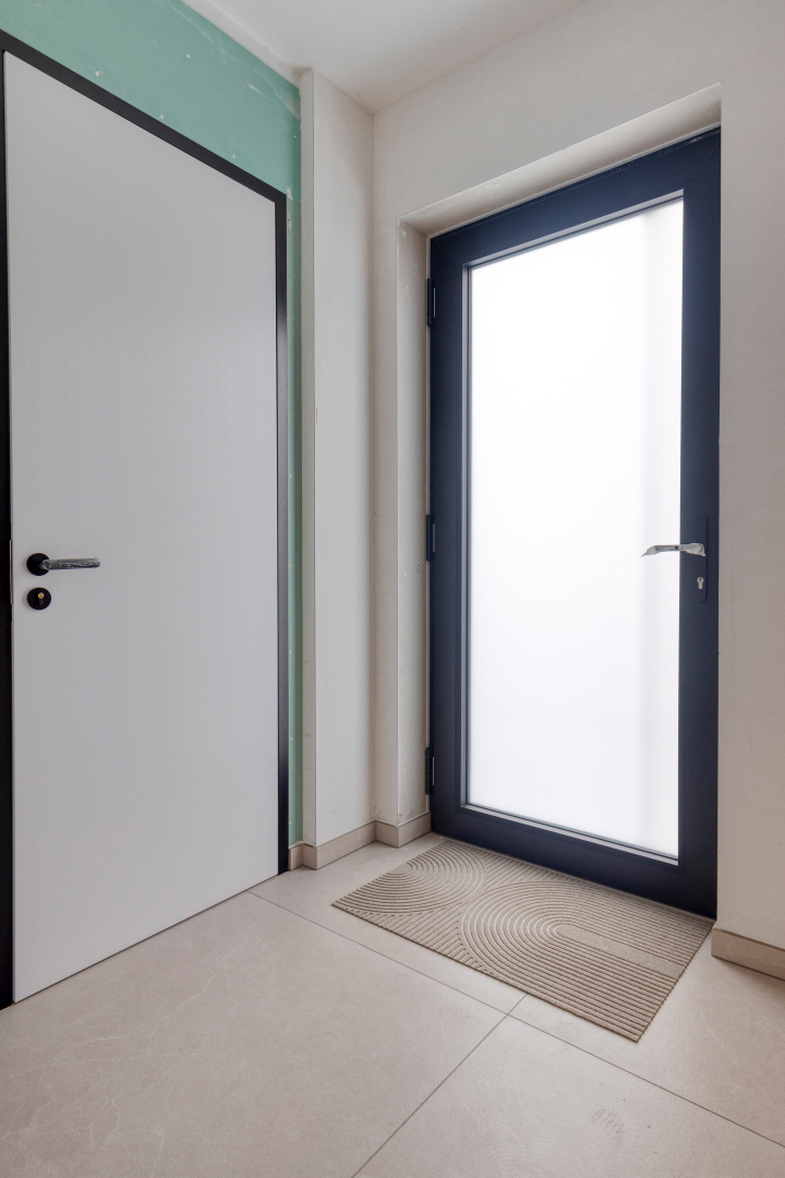 Heikant (NL) – Moderne vrijstaande woning met verrassend veel ruimte, energiezuinig comfort en mogelijkheden voor werken aan huis 