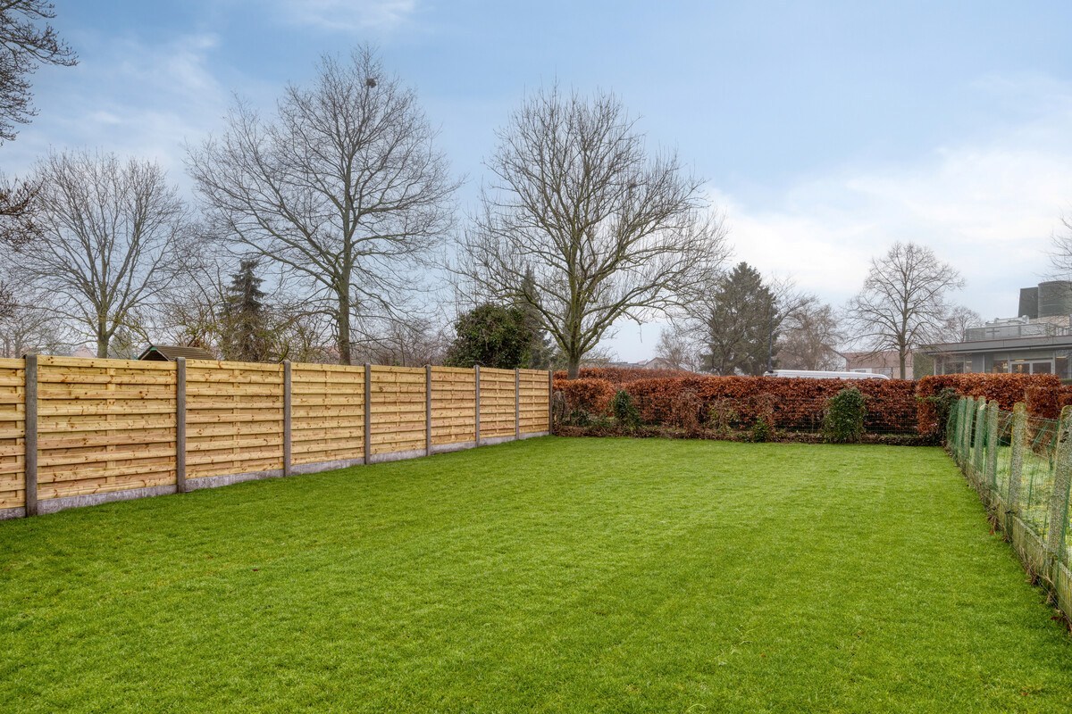 Volledig gerenoveerde halfopen bebouwing met 3 slaapkamers, tuin, terras en garage in Kumtich! – EPC 95 kWh/m² - bewoonbare opp. 153 m² 