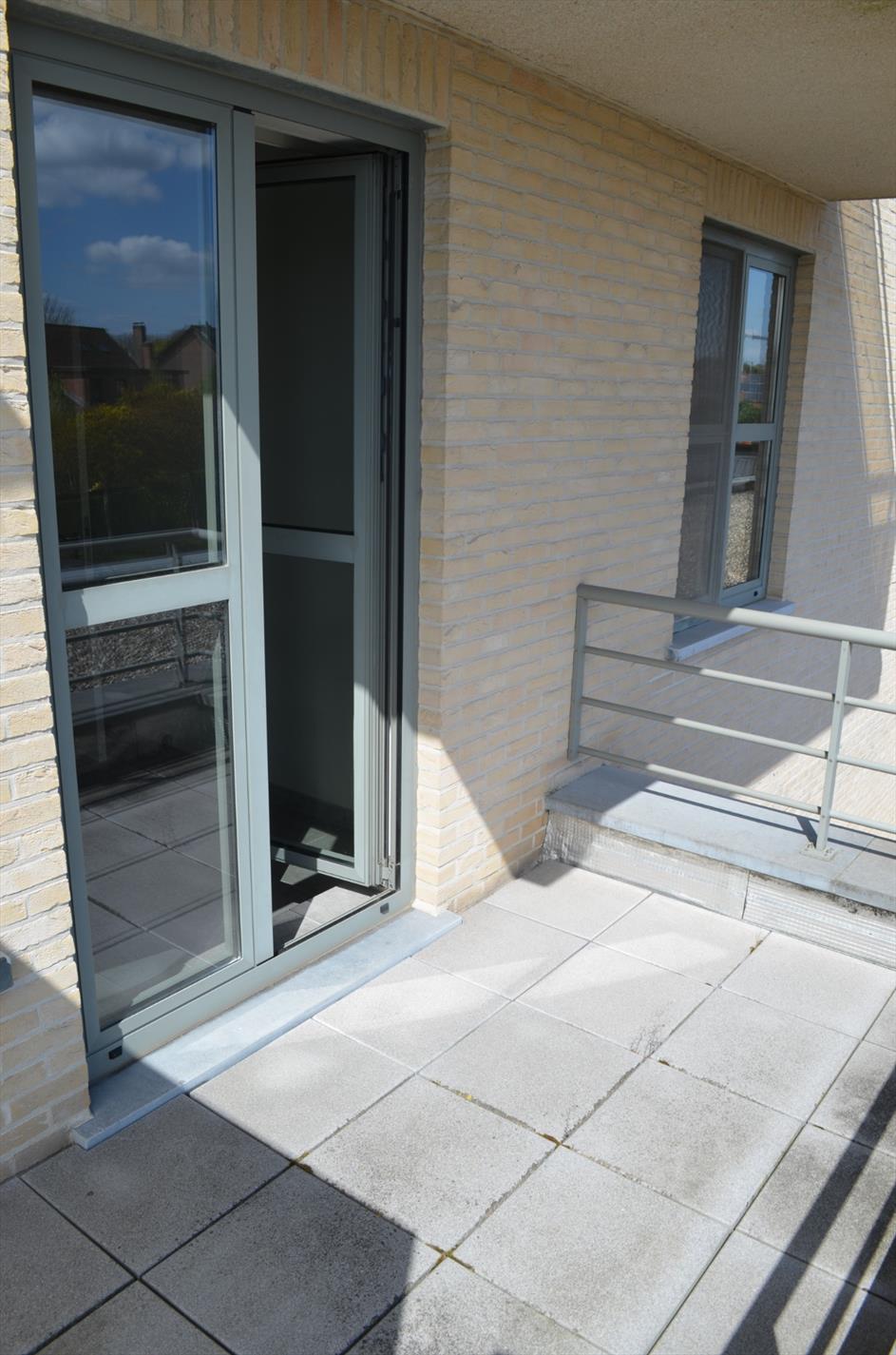 Recent app. met 2 slpks en garage te Lovendegem 