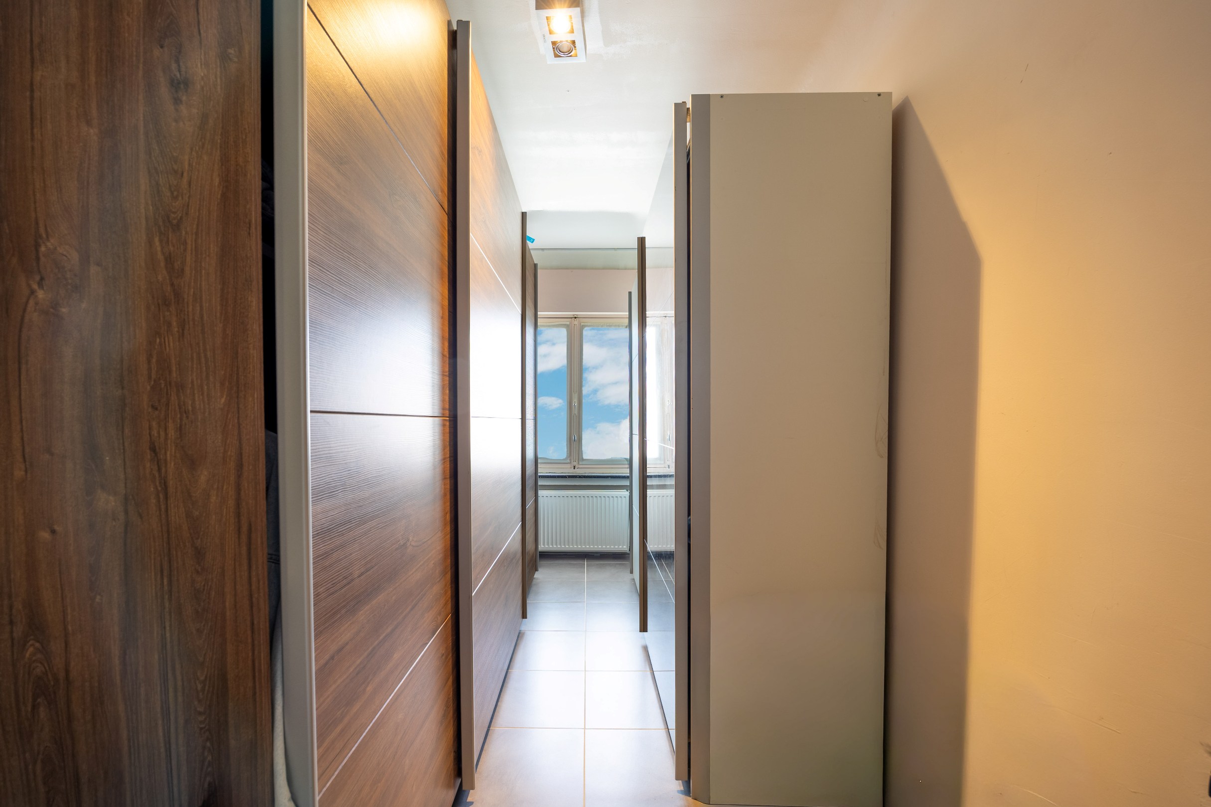 Ruim appartement met 3 slaapkamers gelegen op het Maurice Lippensplein te Knokke-Heist. 
