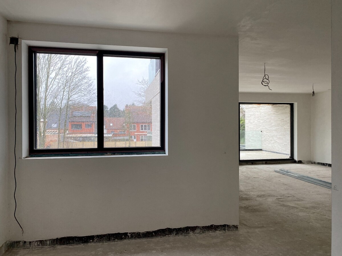 Luxueus én energieneutraal nieuwbouw villa-appartement  van 168 m² met 3 slaapkamers + 2 ondergrondse staanplaatsen + ruime kelder in kleine residentie te Schilde 