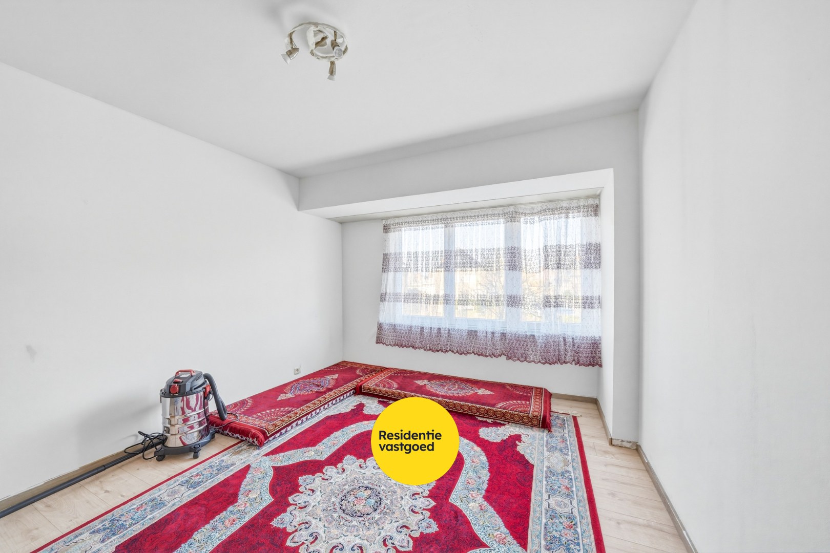 Opbrengsteigendom met 4 (vergunde) appartementen en garage te Bredene - Rendement 6,12% 