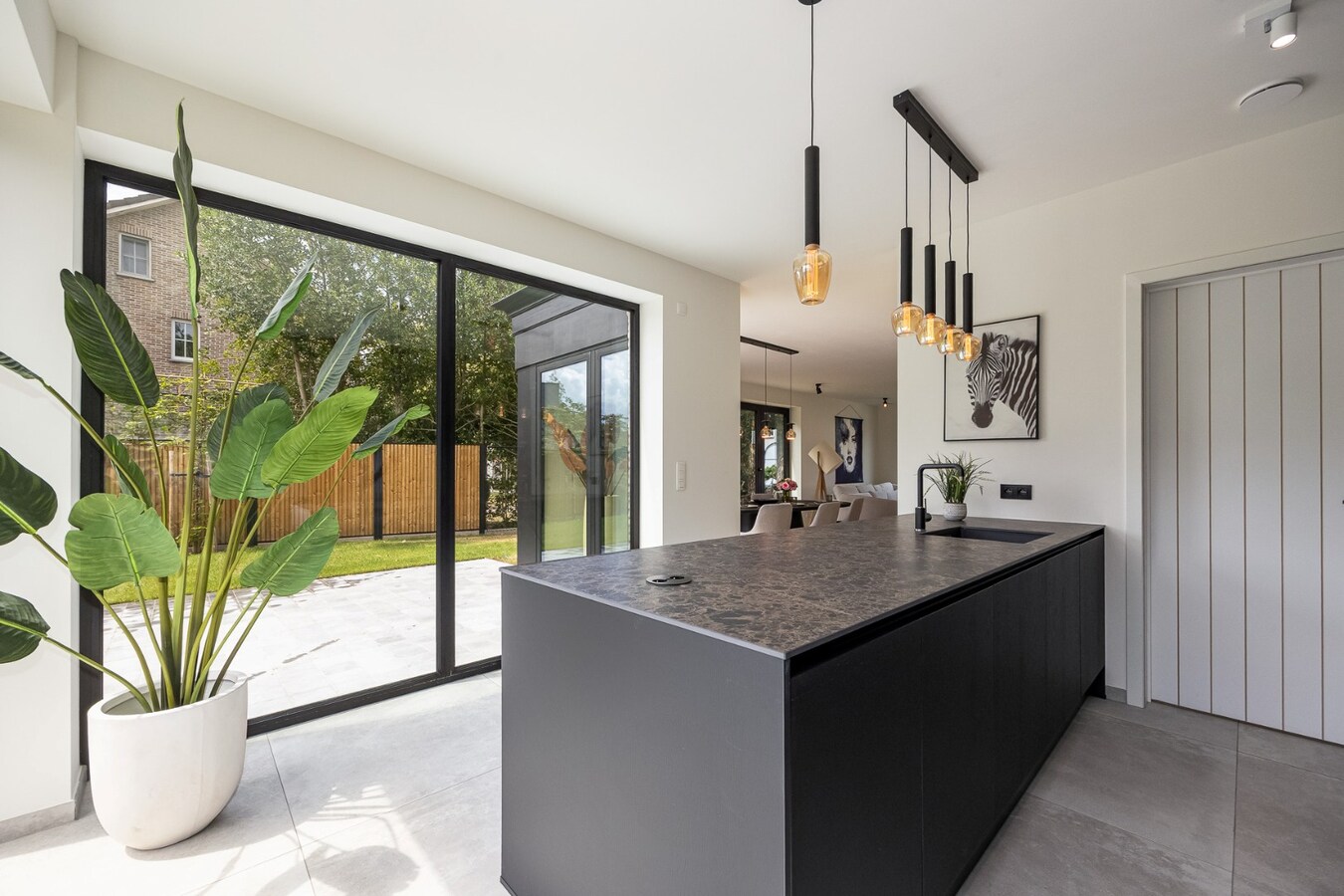 Energievriendelijke (A+) E-peil -5 nieuwbouwvilla in centrum Schilde met Zuid-tuin. 