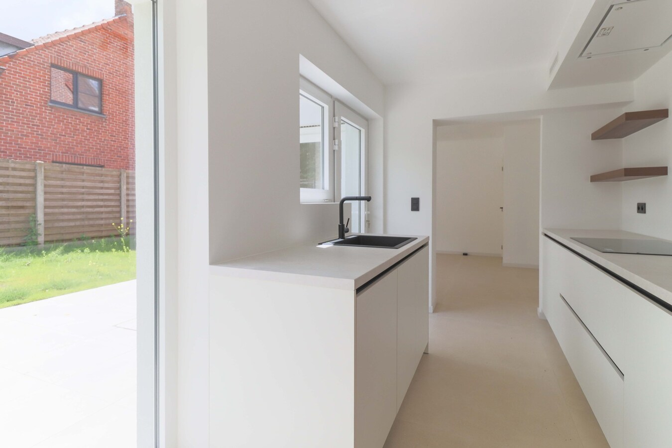 Kwalitatief gerenoveerde halfopen bebouwing te Heule ! EPC B (136) ! 