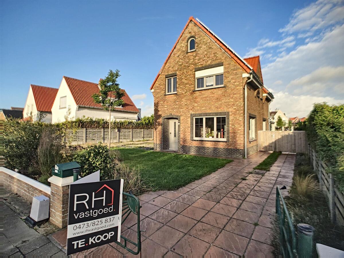 Goed gelegen alleenstaande woning op groot perceel van 828m²- Heist 