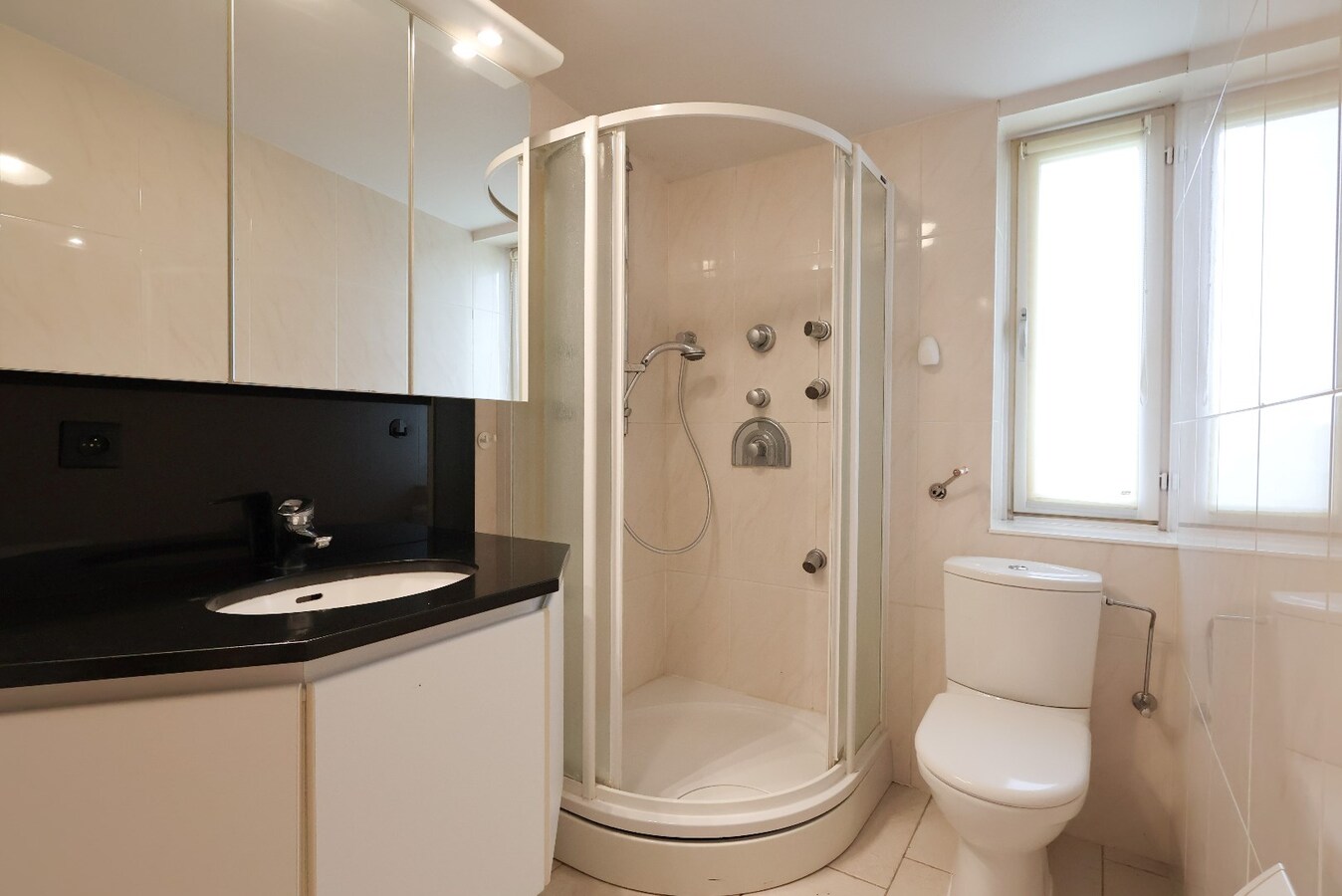 Ruime villa met 3 slaapkamers op toplocatie te Koksijde! 