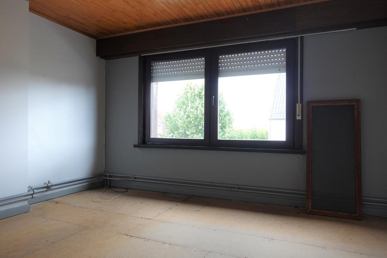 Ruime woning in centrum Zerkegem 