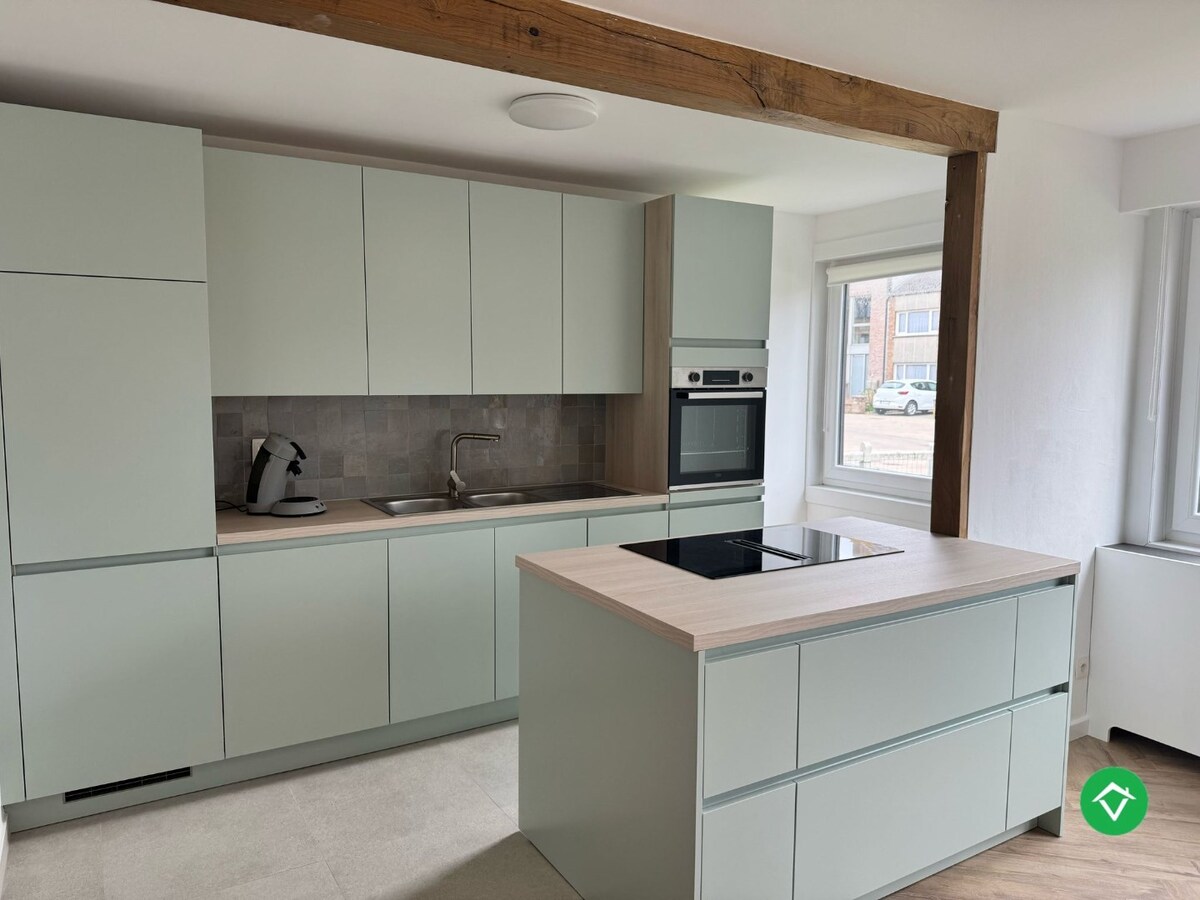 Gerenoveerd 2-slaapkamerappartement met tuin in Klemskerke, De Haan 