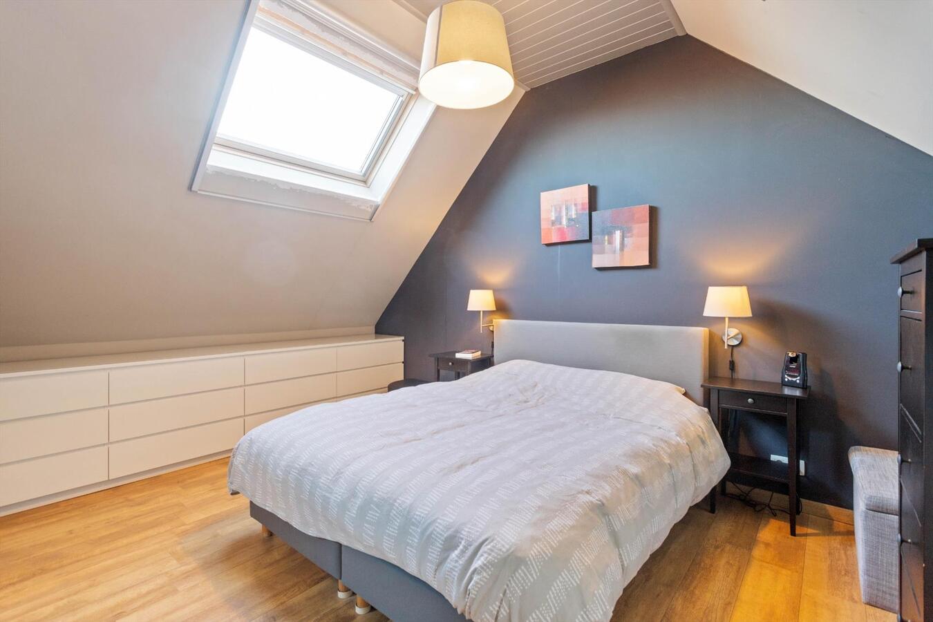 Energiezuinige woning in loftstijl met grote lichtrijke leefruimte. 