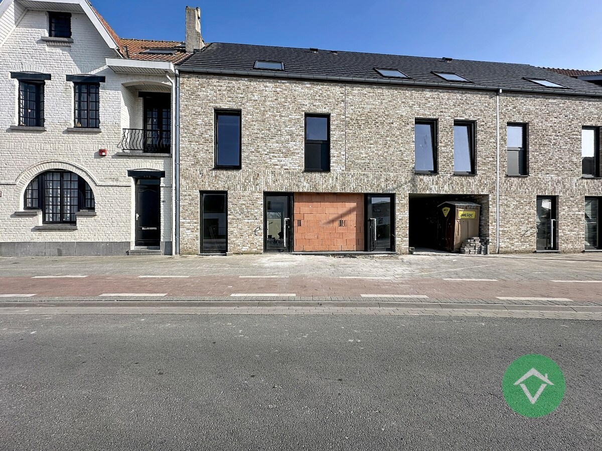 Nieuwbouwwoning met 4 slaapkamers en tuin te Lombardsijde 