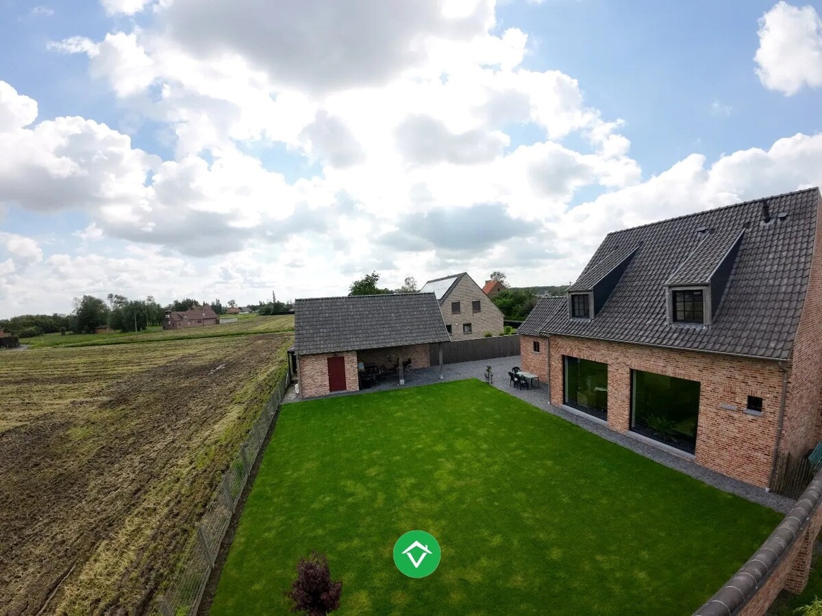 Alleenstaande nieuwbouwwoning te Aartrijke 