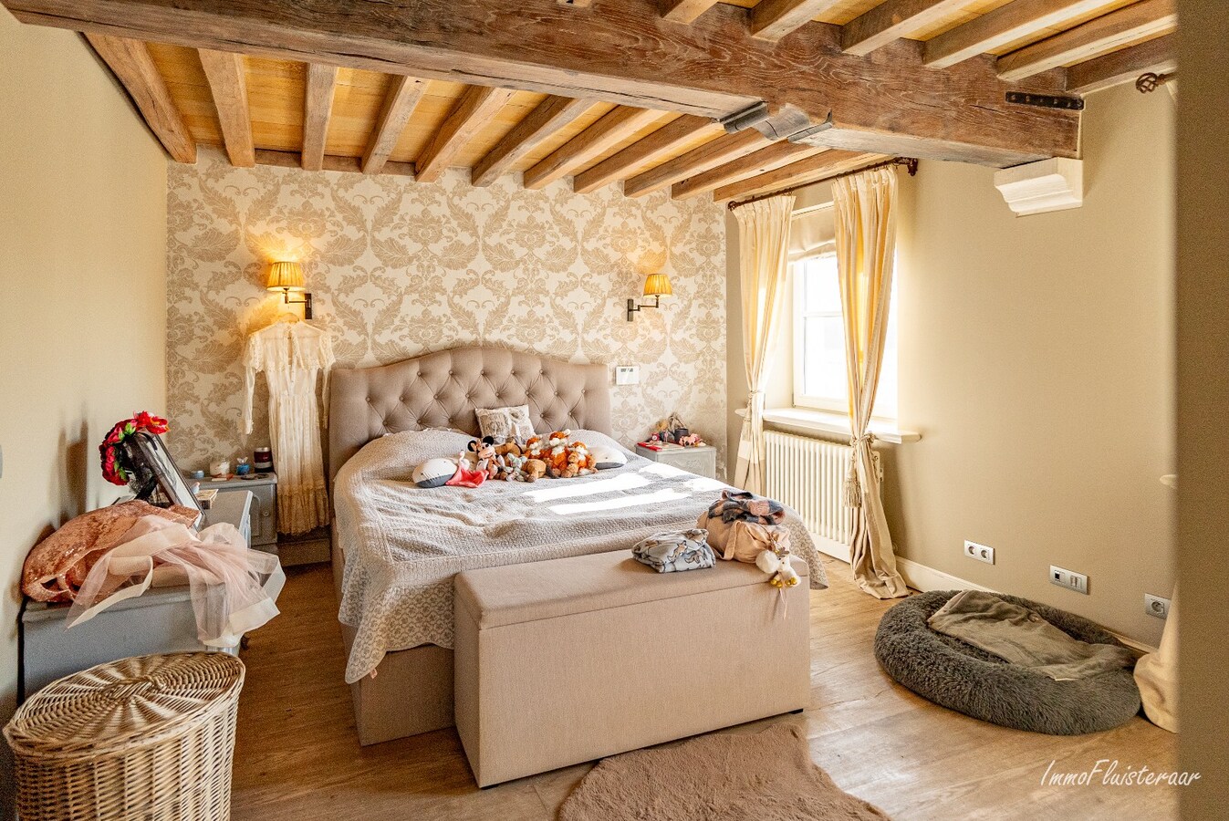 Uitzonderlijke woning met paardenaccommodatie, binnen- en buitenpiste op ca. 9,4 ha te Haacht 