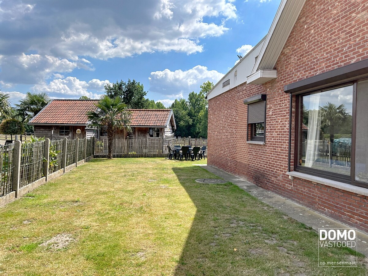 Gerenoveerde open bebouwing met tuin gelegen te Hasselt 