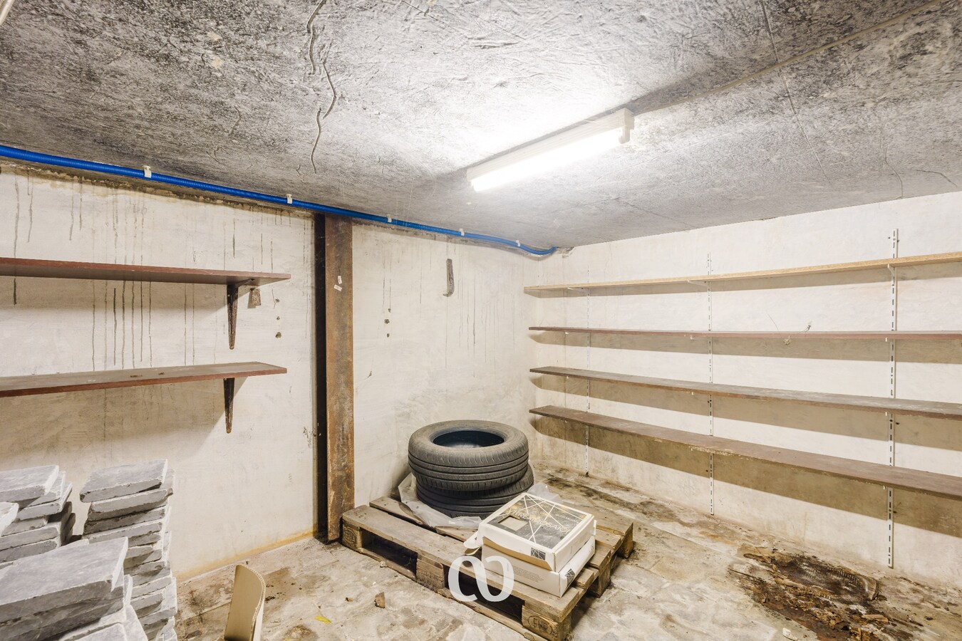 Instapklare woning met tuin en bijgebouw in het centrum van Kruishoutem 