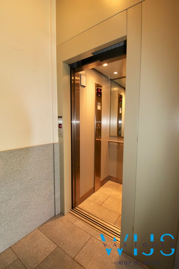 Energiezuinig GELIJKVLOERS app met garage te SLEIDINGE ! 