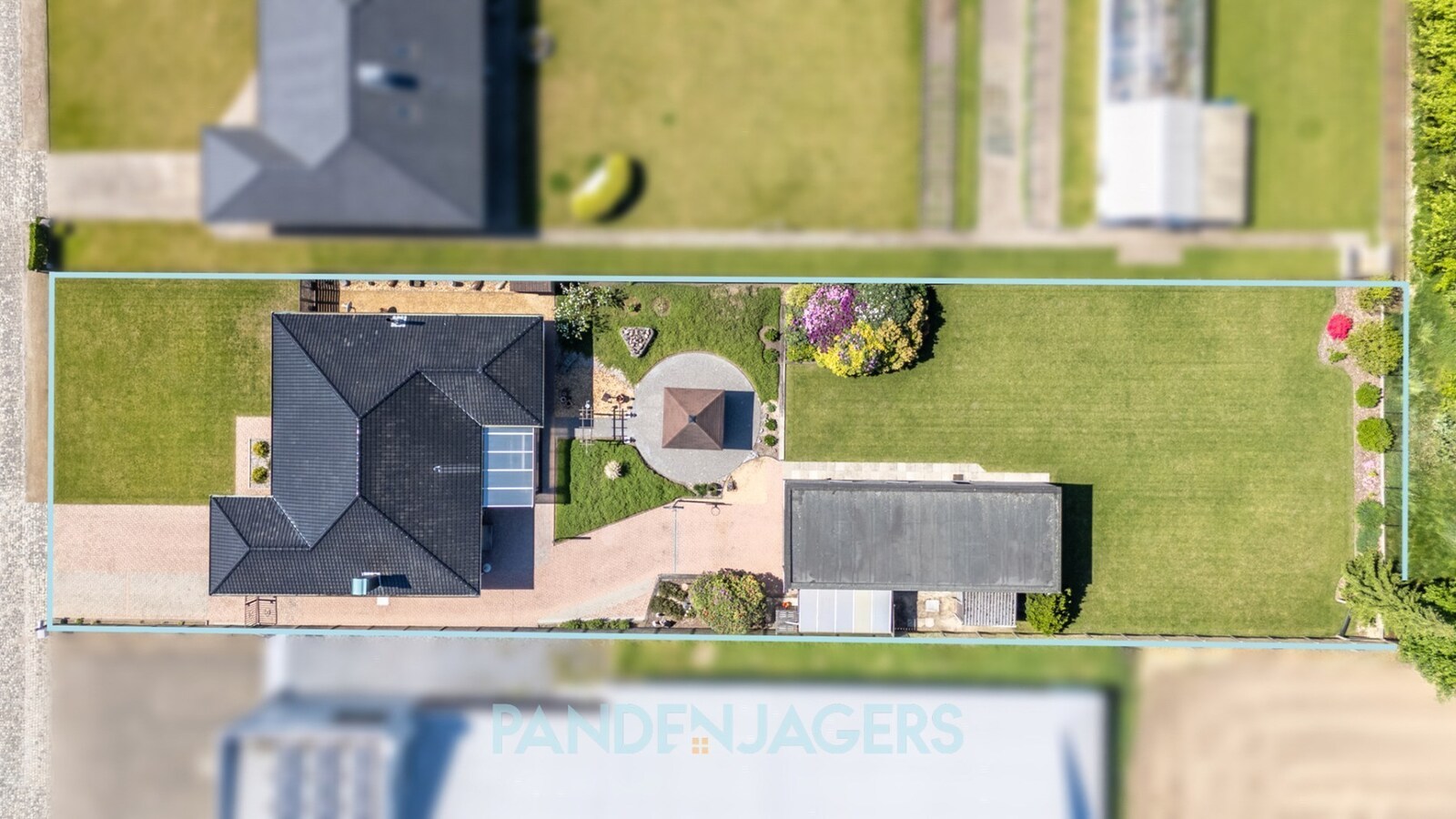 Ruime open bebouwing met groot bijgebouw te Duffel 