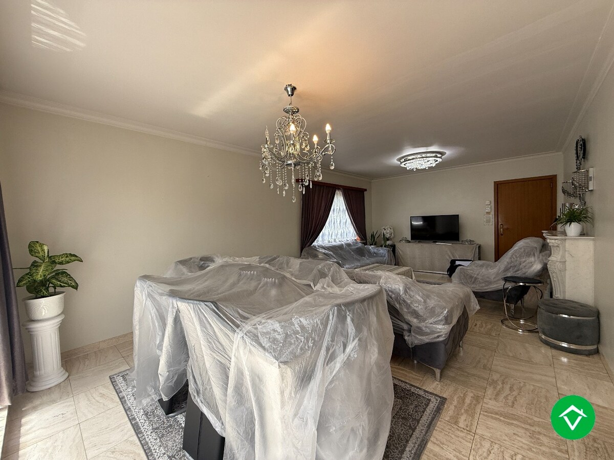 Drie-slaapkamerappartement met terras in rustige residentie centrum Roeselare 