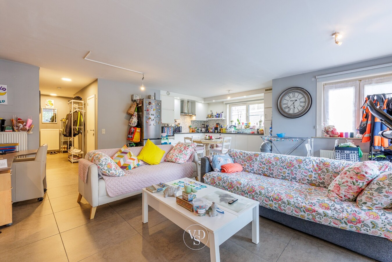 Instapklaar en lichtrijk gelijkvloers appartement 
