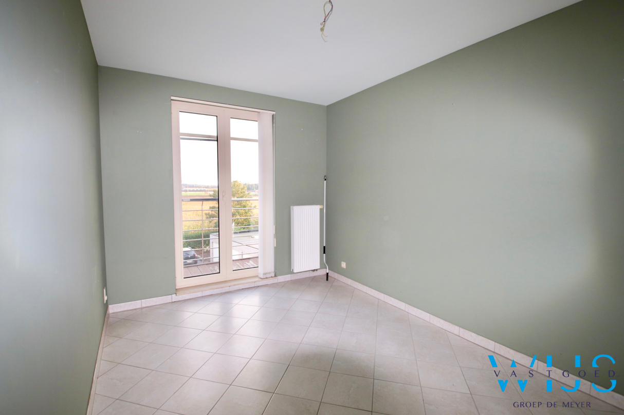 3 slaapkamerappartement met garage in hartje Assenede ! 