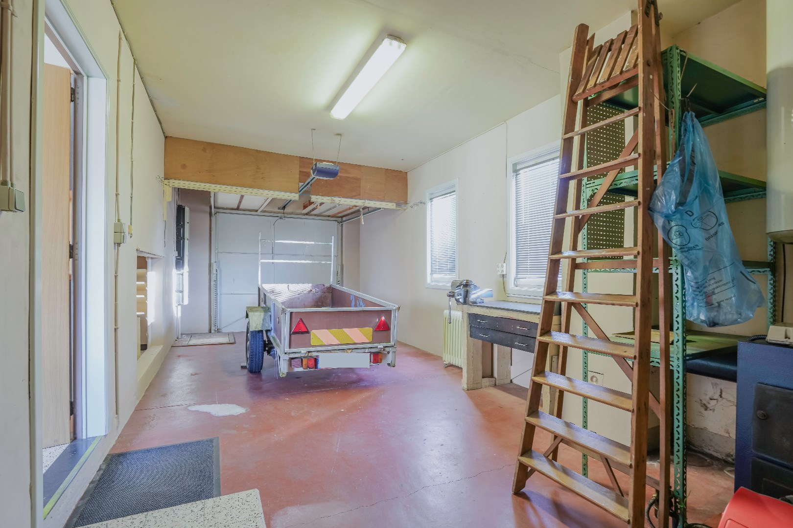 HOB met zonnige tuin in een rustige wijk te Zelzate 