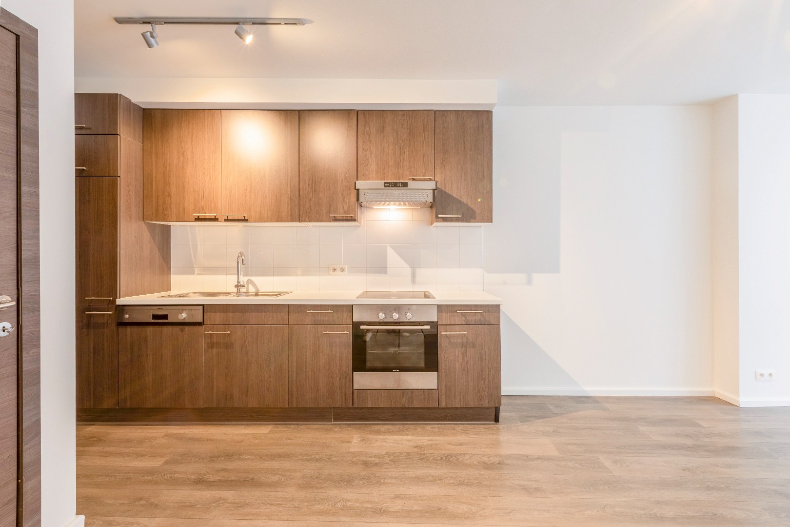 Gelijkvloers 1-slpk-app. met 2 terrassen op toplocatie in Eeklo 