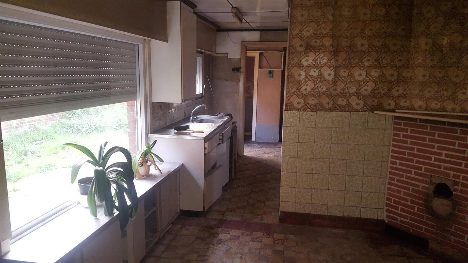 TE KOOP: WONING VOOR RENOVATIE 