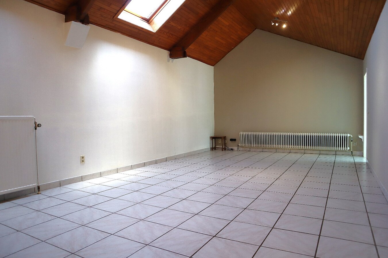 Ruim appartement met terras en garage in Bierbeek 