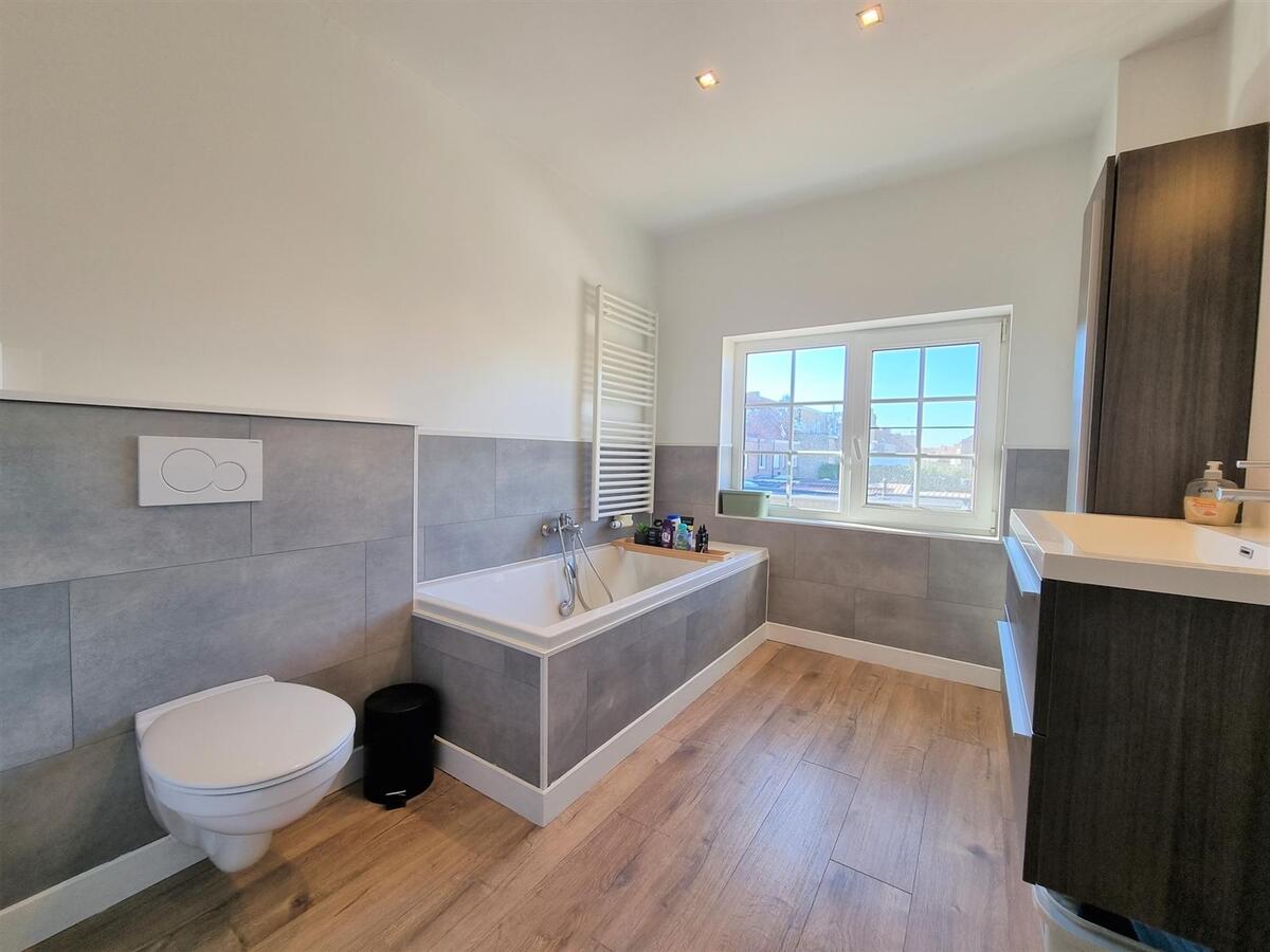 Zeer aangename, gerenoveerde woning - Zeebrugge 