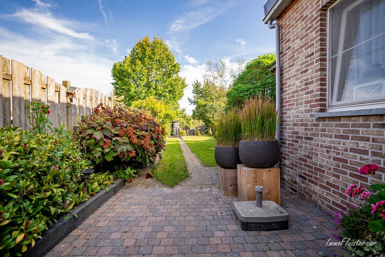 Charmante tweegezinswoning met paardenstallen op ca. 20 are in Bilzen 