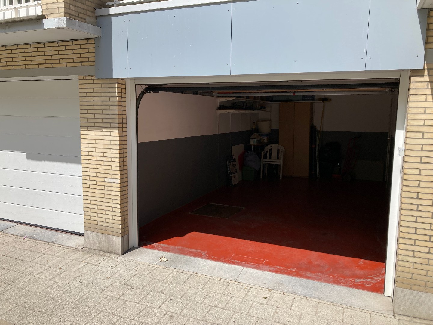 Ruime garagebox gelegen Grensstraat 