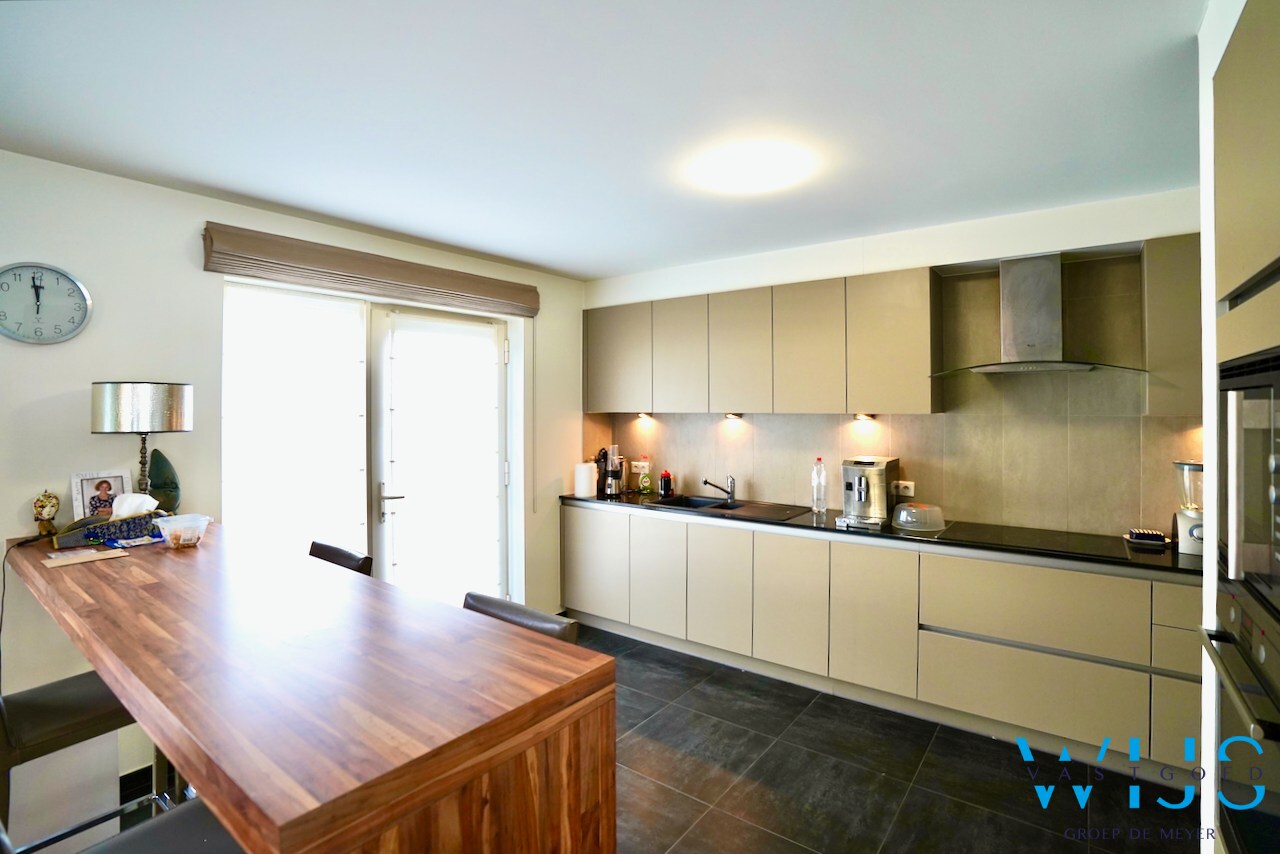 Instapklare halfopen bebouwing in rustige, kindvriendelijke woonwijk ! 