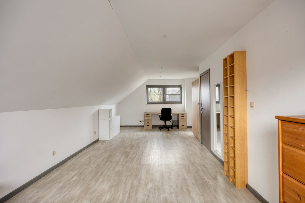 Ruime gerenoveerde villa met 5 slaapkamers en 2 badkamers, tuin en garage in Kessel-Lo, EPC-waarde 285 kWh/m² 