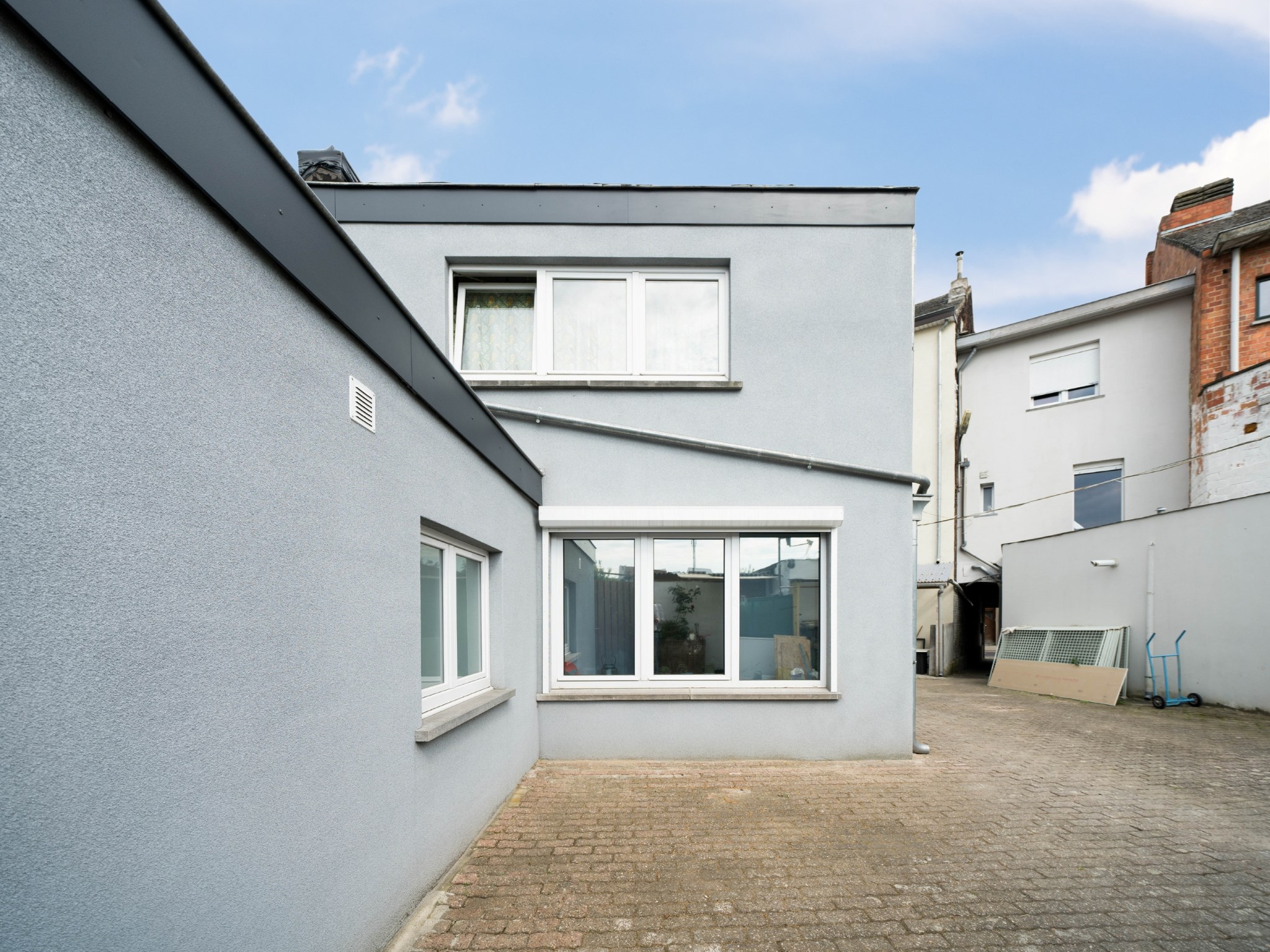 Volledige gerenoveerde 2-kamer woning met tuin 