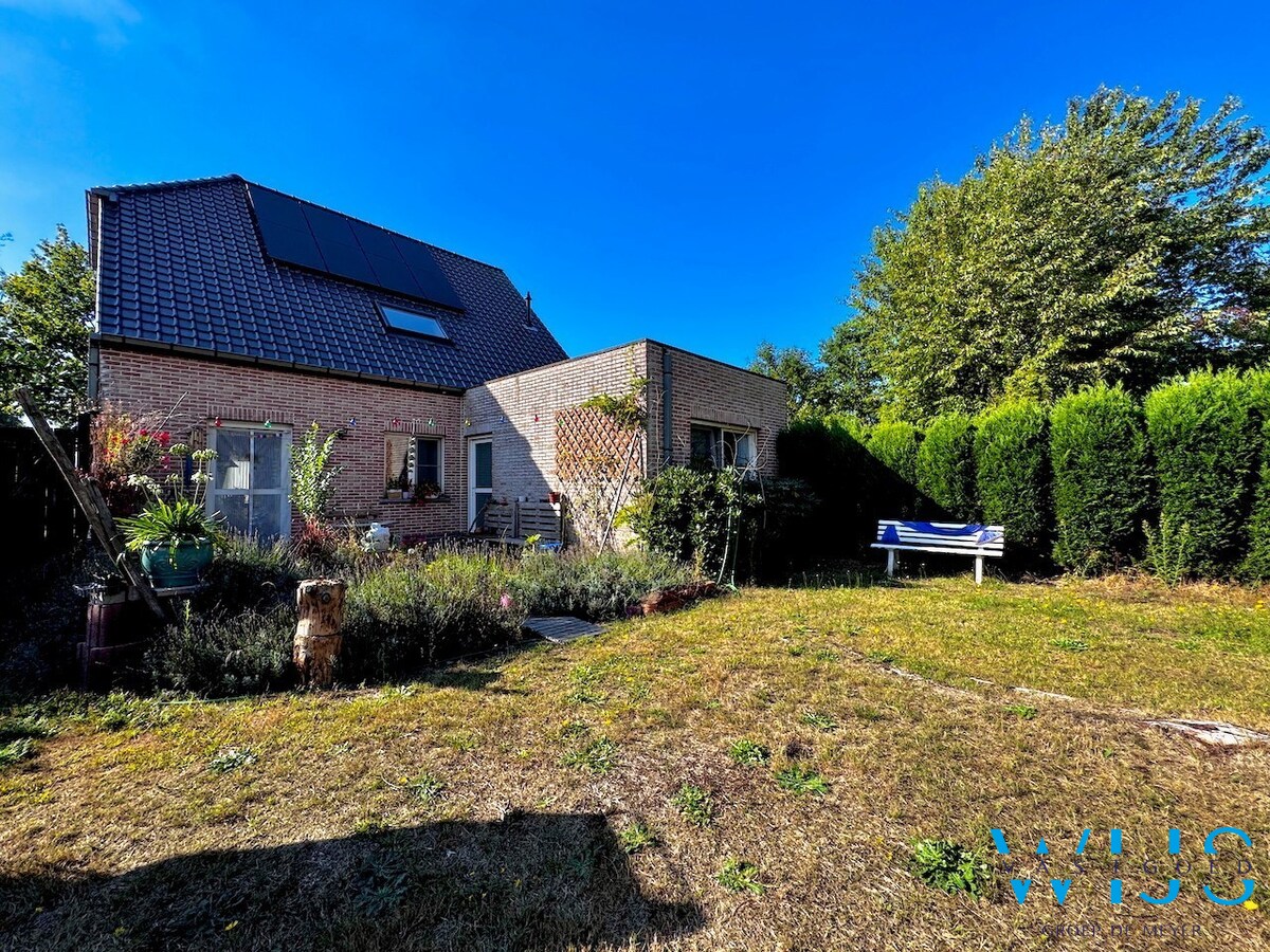 Instapklare energiezuinige gezinswoning in groene omgeving te Moerbeke! 