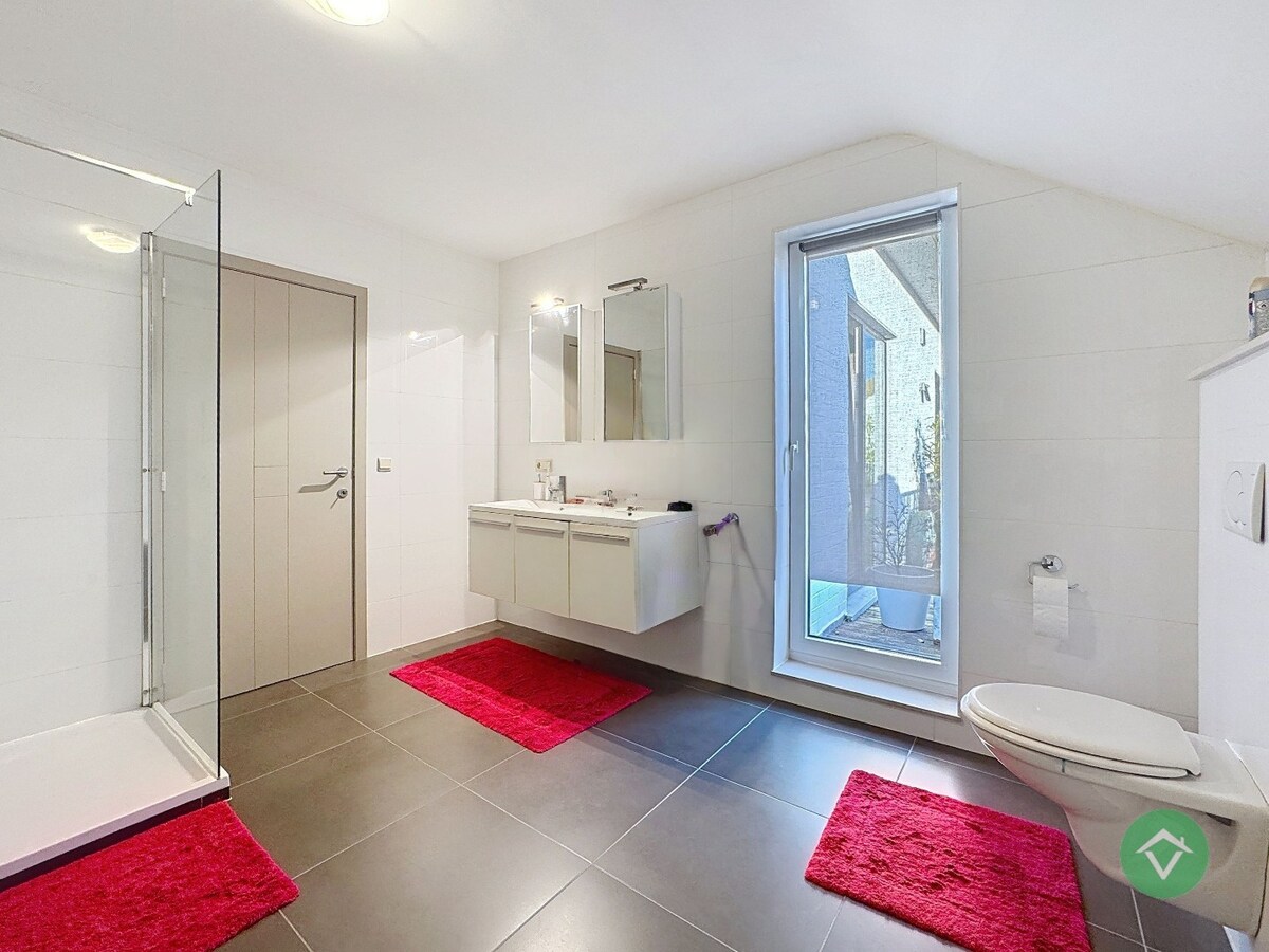 Luxe villa-appartement met dubbele garage en prachtig uitzicht in Koekelare 