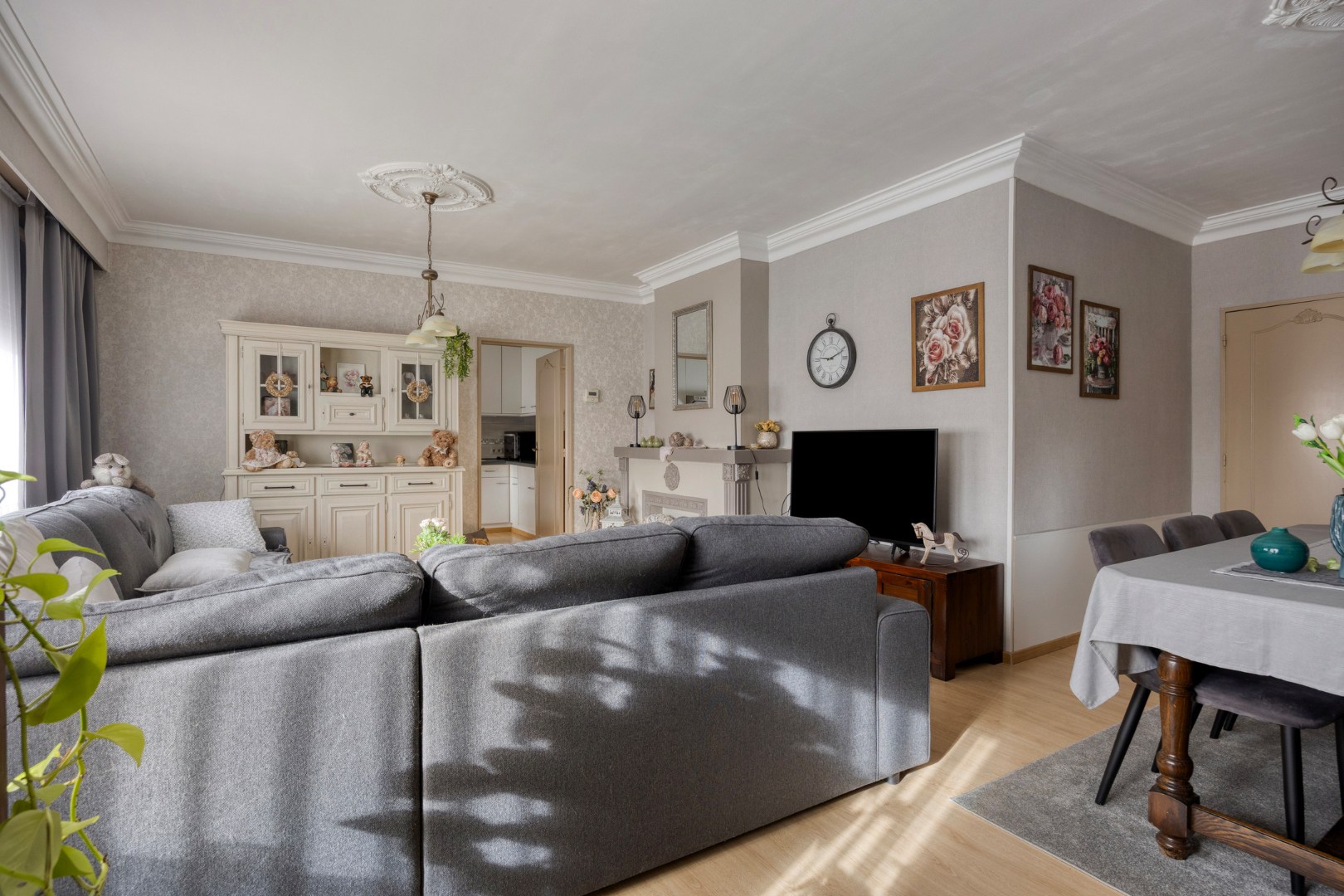 Instapklaar appartement met 3 slpk. en garage nabij centrum Mol 